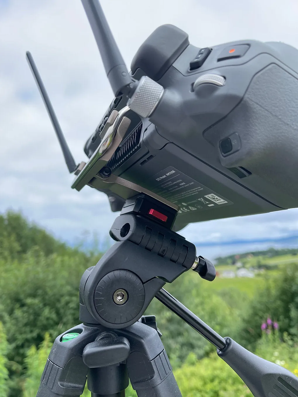 ComplemenThor Tripod Mount for DJI RC Plus