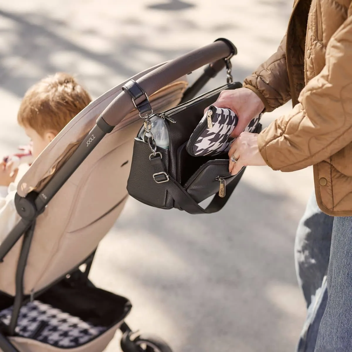 OiOi Vegan Leather Multitasker Pram Caddy - Black